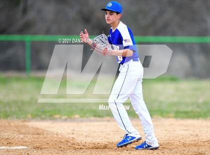 Thumbnail 3 in Huckabay vs. Three Way photogallery.