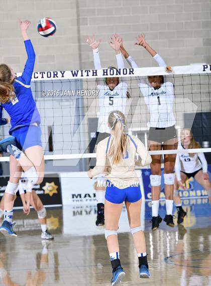 Thumbnail 2 in Archbishop Mitty vs. Santa Margarita (CIF State Open Division Final) photogallery.