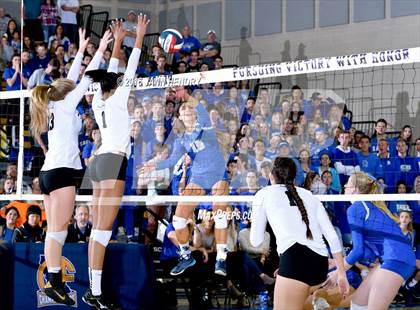 Thumbnail 3 in Archbishop Mitty vs. Santa Margarita (CIF State Open Division Final) photogallery.