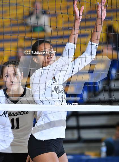 Thumbnail 2 in Archbishop Mitty vs. Santa Margarita (CIF State Open Division Final) photogallery.