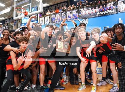 Thumbnail 2 in Olathe West vs. Shawnee Mission Northwest (KSHSAA 6A Sub-State) photogallery.