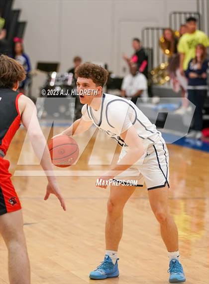 Thumbnail 3 in Olathe West vs. Shawnee Mission Northwest (KSHSAA 6A Sub-State) photogallery.