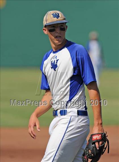 Thumbnail 1 in Windthorst vs Blue Ridge (Texas 1A Region II Final) photogallery.