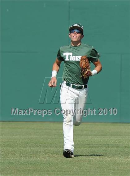 Thumbnail 1 in Windthorst vs Blue Ridge (Texas 1A Region II Final) photogallery.