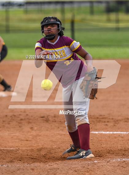 Thumbnail 2 in Hixson vs. Tyner Academy photogallery.