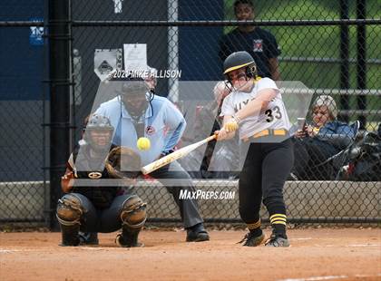 Thumbnail 3 in Hixson vs. Tyner Academy photogallery.