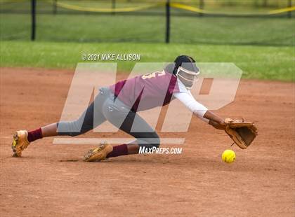 Thumbnail 2 in Hixson vs. Tyner Academy photogallery.