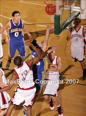 Thumbnail 1 in Santa Margarita vs Monte Vista (Torrey Pines Holiday Prep Classic) photogallery.