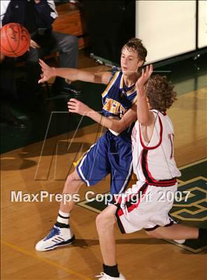 Thumbnail 1 in Santa Margarita vs Monte Vista (Torrey Pines Holiday Prep Classic) photogallery.