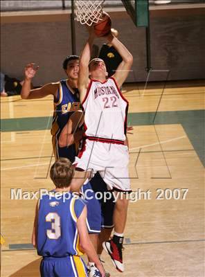 Thumbnail 2 in Santa Margarita vs Monte Vista (Torrey Pines Holiday Prep Classic) photogallery.