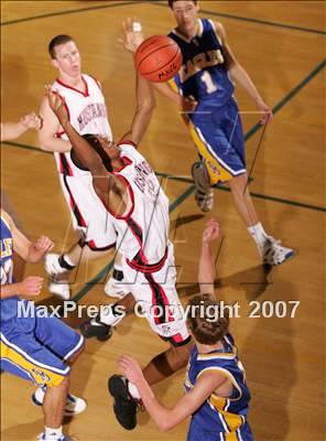 Thumbnail 1 in Santa Margarita vs Monte Vista (Torrey Pines Holiday Prep Classic) photogallery.