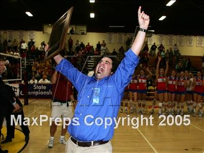 Thumbnail 2 in Los Alamitos vs. Liberty-Brentwood (D1 State Final) photogallery.