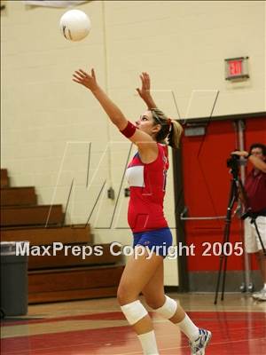 Thumbnail 1 in Los Alamitos vs. Liberty-Brentwood (D1 State Final) photogallery.