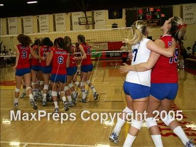 Thumbnail 3 in Los Alamitos vs. Liberty-Brentwood (D1 State Final) photogallery.