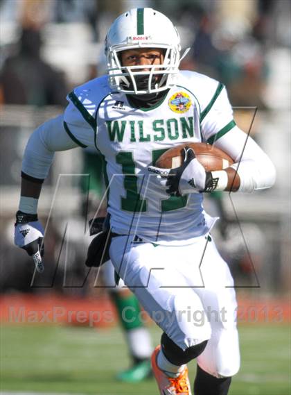 Thumbnail 3 in Wilson vs Woodson (44th Annual Turkey Bowl @ Eastern) photogallery.