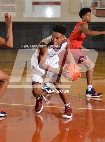 Thumbnail 2 in Atascocita vs Pearland (McDonald's Texas Invitational) photogallery.