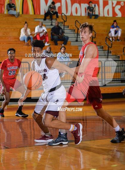 Thumbnail 1 in Atascocita vs Pearland (McDonald's Texas Invitational) photogallery.