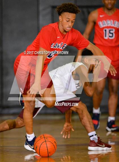 Thumbnail 1 in Atascocita vs Pearland (McDonald's Texas Invitational) photogallery.