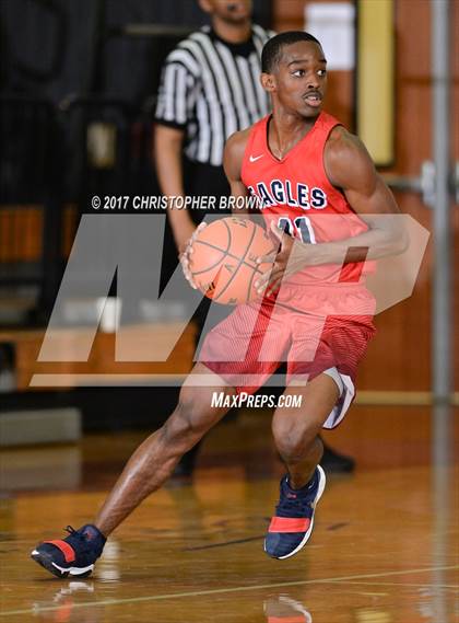 Thumbnail 1 in Atascocita vs Pearland (McDonald's Texas Invitational) photogallery.