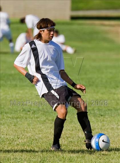 Thumbnail 3 in Beyer vs. Merced (Spartans Classic) photogallery.
