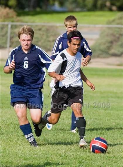 Thumbnail 2 in Beyer vs. Merced (Spartans Classic) photogallery.