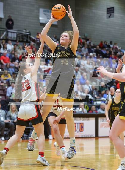 Thumbnail 2 in Grantsville vs. Emery (UHSAA 3A Semifinal) photogallery.