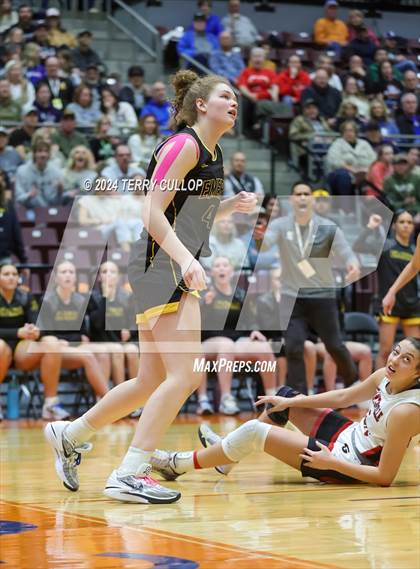 Thumbnail 3 in Grantsville vs. Emery (UHSAA 3A Semifinal) photogallery.