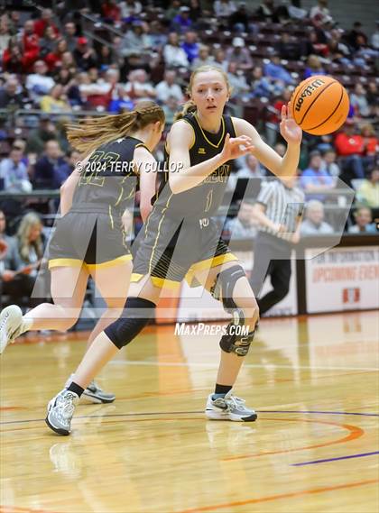 Thumbnail 2 in Grantsville vs. Emery (UHSAA 3A Semifinal) photogallery.