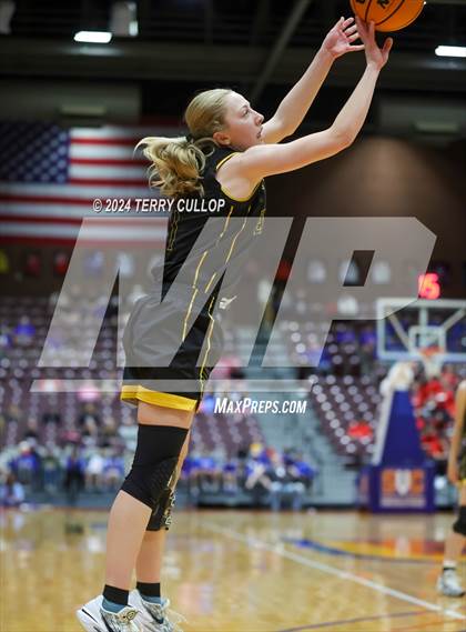 Thumbnail 3 in Grantsville vs. Emery (UHSAA 3A Semifinal) photogallery.