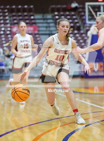 Thumbnail 3 in Grantsville vs. Emery (UHSAA 3A Semifinal) photogallery.