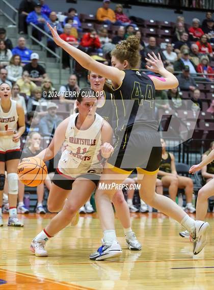 Thumbnail 3 in Grantsville vs. Emery (UHSAA 3A Semifinal) photogallery.