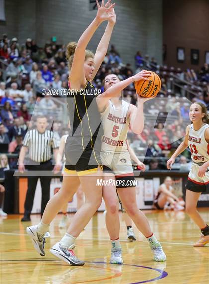 Thumbnail 2 in Grantsville vs. Emery (UHSAA 3A Semifinal) photogallery.