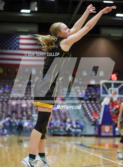 Thumbnail 1 in Grantsville vs. Emery (UHSAA 3A Semifinal) photogallery.