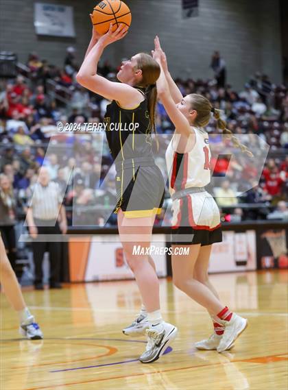 Thumbnail 2 in Grantsville vs. Emery (UHSAA 3A Semifinal) photogallery.