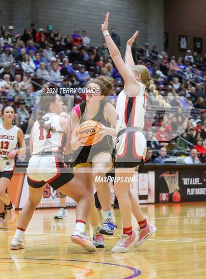Thumbnail 3 in Grantsville vs. Emery (UHSAA 3A Semifinal) photogallery.