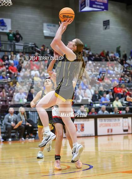 Thumbnail 3 in Grantsville vs. Emery (UHSAA 3A Semifinal) photogallery.