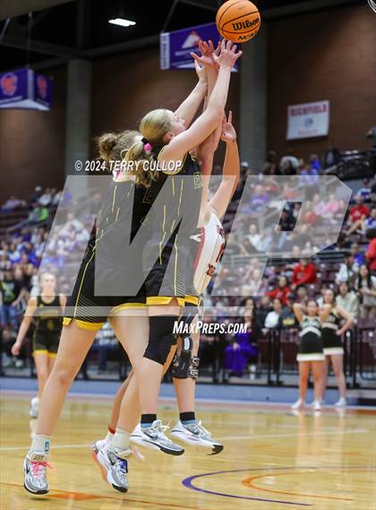 Thumbnail 2 in Grantsville vs. Emery (UHSAA 3A Semifinal) photogallery.