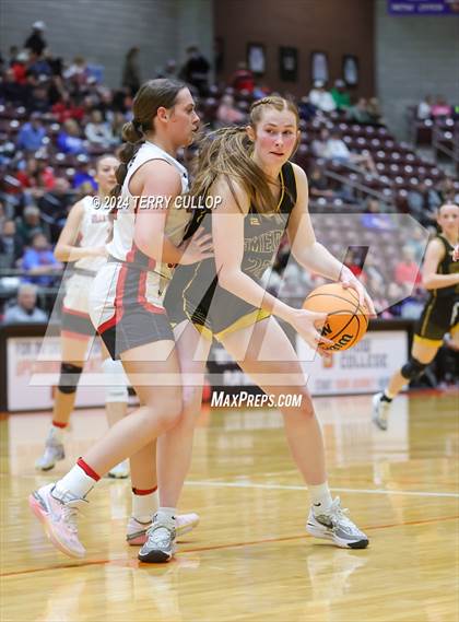 Thumbnail 1 in Grantsville vs. Emery (UHSAA 3A Semifinal) photogallery.