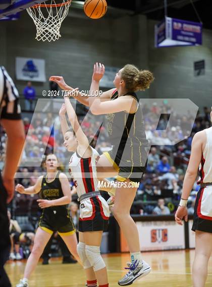 Thumbnail 3 in Grantsville vs. Emery (UHSAA 3A Semifinal) photogallery.