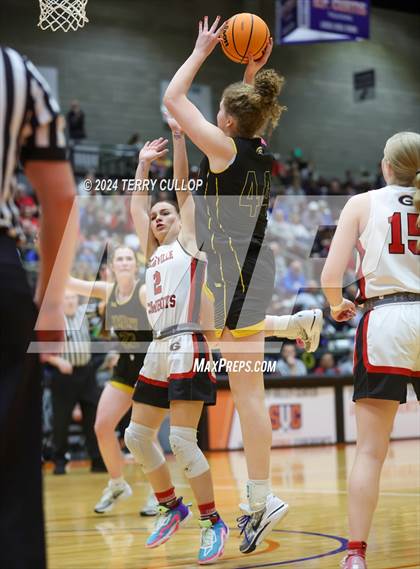 Thumbnail 1 in Grantsville vs. Emery (UHSAA 3A Semifinal) photogallery.