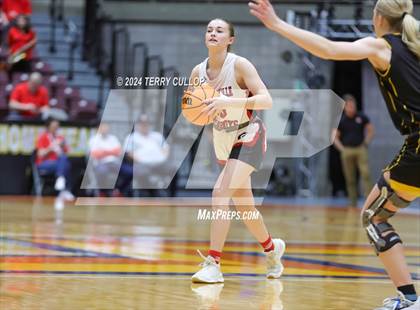 Thumbnail 1 in Grantsville vs. Emery (UHSAA 3A Semifinal) photogallery.
