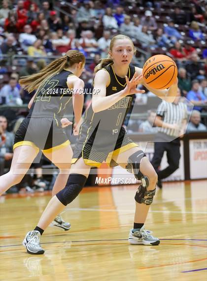 Thumbnail 1 in Grantsville vs. Emery (UHSAA 3A Semifinal) photogallery.