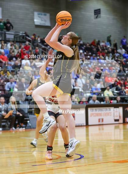 Thumbnail 2 in Grantsville vs. Emery (UHSAA 3A Semifinal) photogallery.