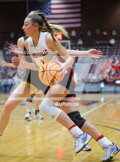 Thumbnail 1 in Grantsville vs. Emery (UHSAA 3A Semifinal) photogallery.
