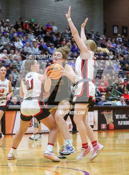 Thumbnail 1 in Grantsville vs. Emery (UHSAA 3A Semifinal) photogallery.