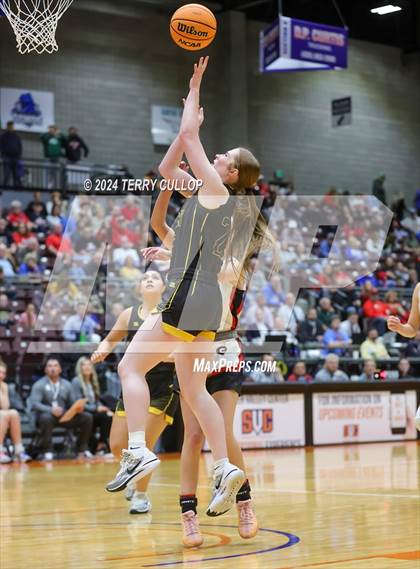 Thumbnail 1 in Grantsville vs. Emery (UHSAA 3A Semifinal) photogallery.