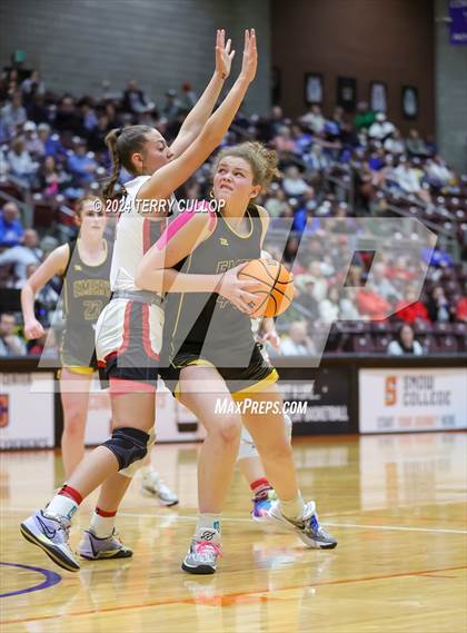 Thumbnail 2 in Grantsville vs. Emery (UHSAA 3A Semifinal) photogallery.