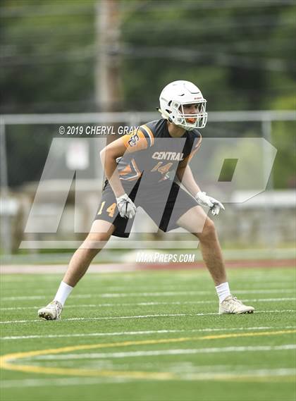 Thumbnail 3 in Sullivan Central @ Tennessee  (7-on-7) photogallery.