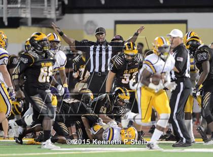 Thumbnail 1 in Lutcher @ St. James photogallery.