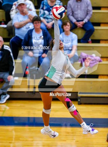 Thumbnail 2 in Blair Oaks vs Helias (MSHSAA D9 Final) photogallery.